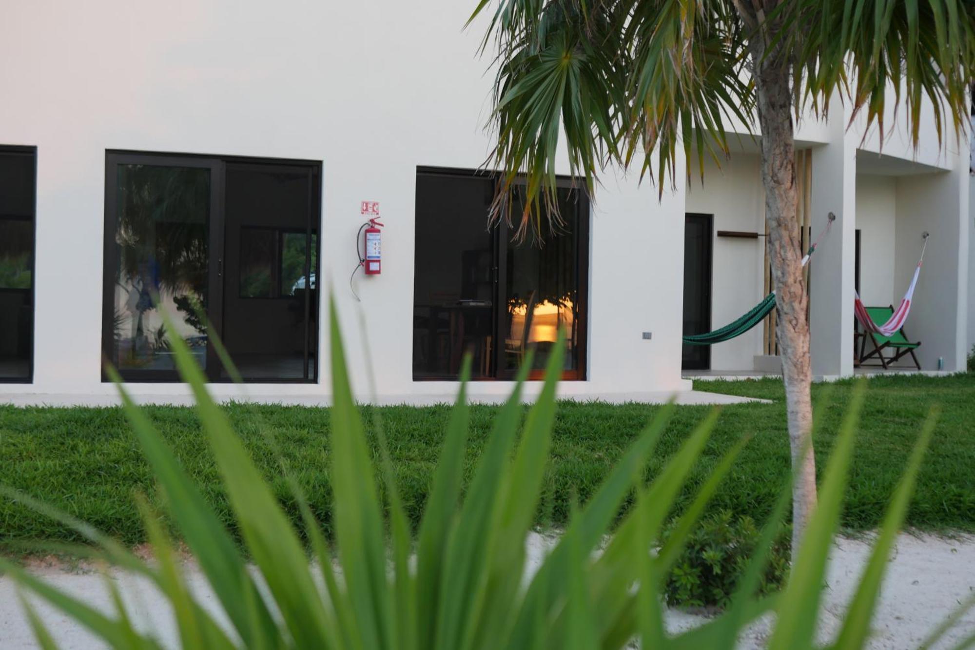 Ikarus Costa Mujeres Eco Lodge Sunset View Cancún Buitenkant foto