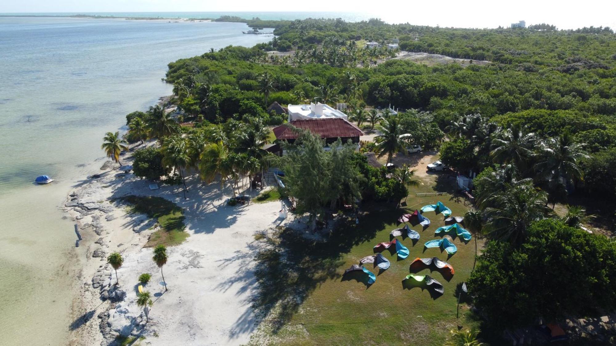 Ikarus Costa Mujeres Eco Lodge Sunset View Cancún Buitenkant foto